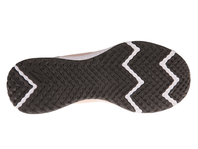 Nike Revolution 5